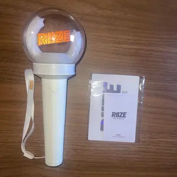 RIIZE 응원봉 박스 긁힘 있음