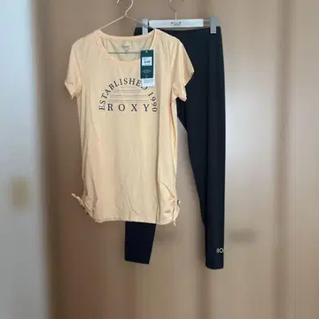 록시 티셔츠와 레깅스 세트