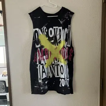 ONE OK ROCK 2017 AMBITIONS 슬리브리스 티셔츠 M