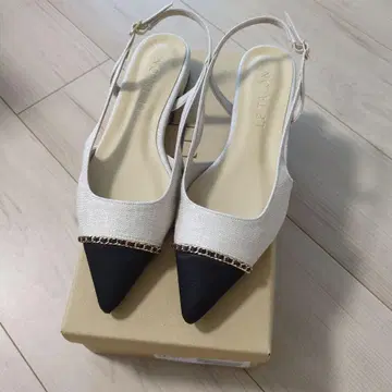 LE TALON 슬링백 펌프스 화이트/블랙 24.5cm