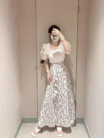 snidel 프릴이 달린 꽃무늬 롱 스커트