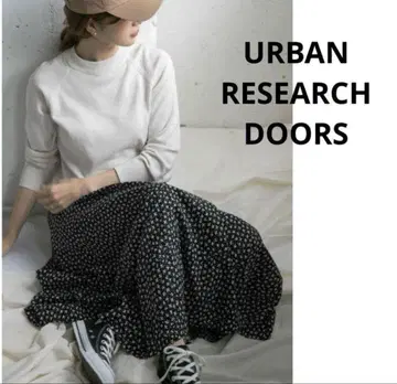 URBAN RESEARCH DOORS 미니 꽃무늬 스커트