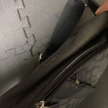 블랙 나일론 파우치