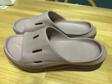 호카오네오네 통굽 샌들 27cm