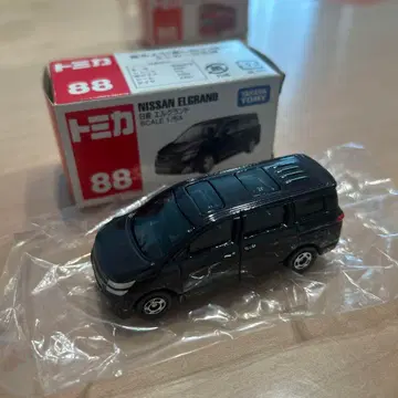 토미카 NISSAN ELGRAND 1/64 블랙