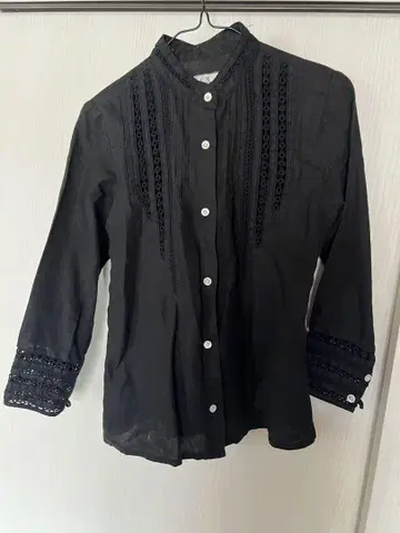 애로우즈 WEAR 블랙 반소매 셔츠