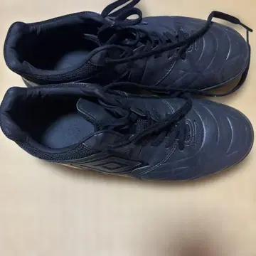 엄브로 풋살화 25.5cm 블랙