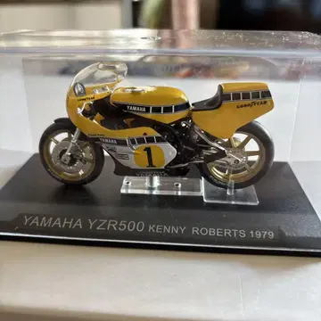 Yamaha YZR500 Kenny Roberts 1979 미니카