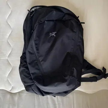 블랙 나일론 백팩