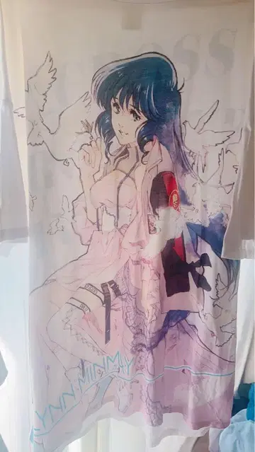 매크로 크로스오버 라이브 풀 그래픽 빅 티셔츠 린 민 메이