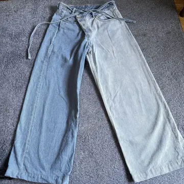 GRACE CONTINENTAL 청바지
