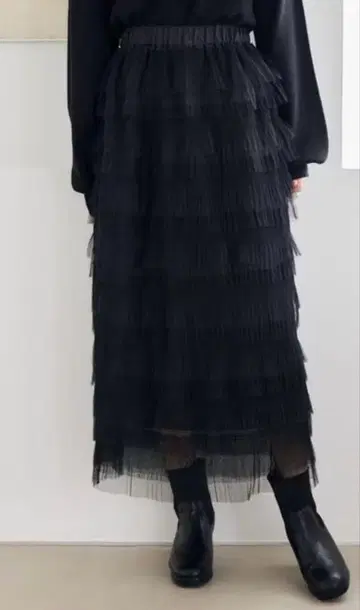 mysty woman 미스티우먼 플리츠 티어드 스커트 F 블랙
