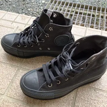 컨버스 블랙 하이컷 스니커즈 통굽
