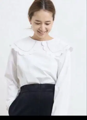 yori 스캘럽 칼라 롱 T셔츠