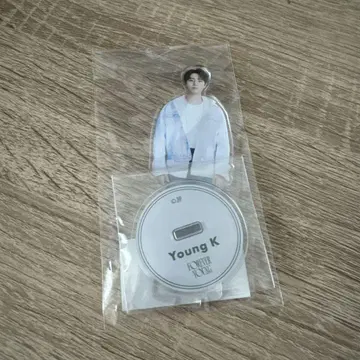 용케이 아크릴 스탠드