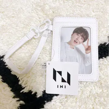 오자키 타쿠미 INI 패스 케이스 트레이딩 카드 포함