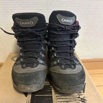 AKU 등산화 23.5