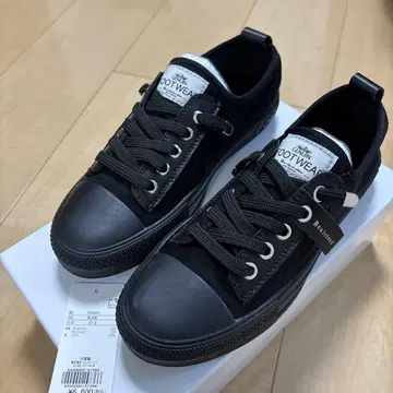 부즈루드 블랙 스니커즈