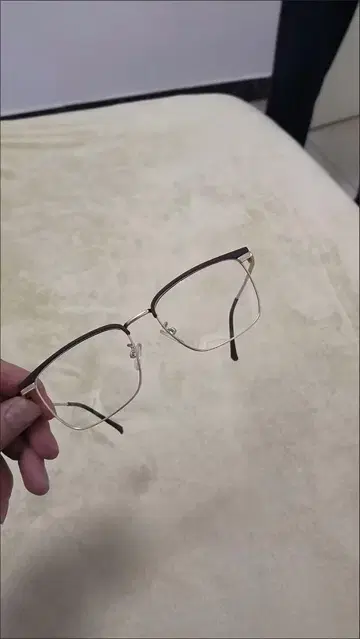 브라운 메탈 프레임 패션 안경