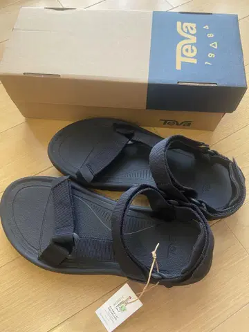 신상품 미사용 테바 허리케인 Teva Hurricane XLT2 블랙