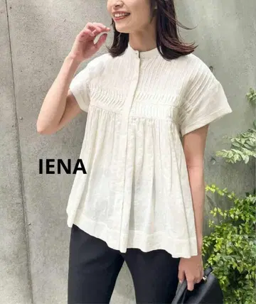 IENA 화이트 개더링 반팔 셔츠