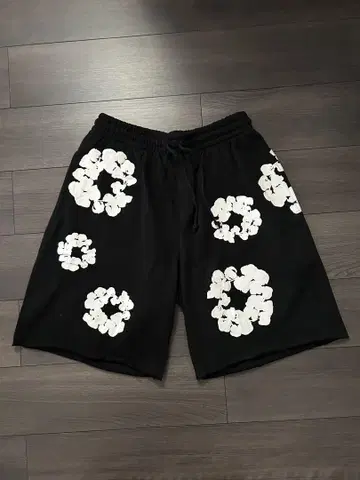 Denim Tear Wreath Cotton 맨투맨 하프 팬츠
