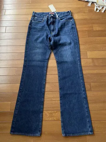 NEEDBY 부츠 컷 데님 다크 블루