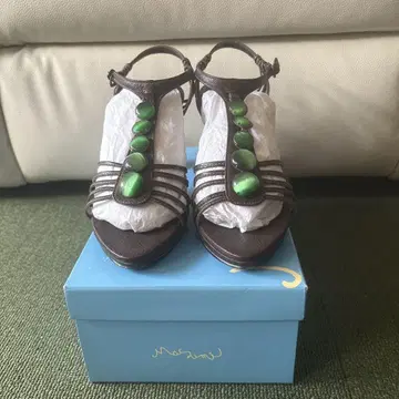다크 브라운 스트랩 샌들