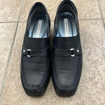 HERMOSA 블랙 로퍼 23EEE