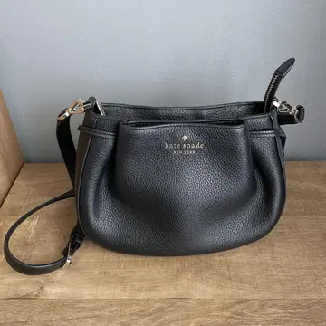 kate spade 블랙 가죽 숄더백
