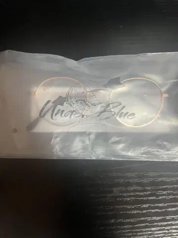 Eve Under Blue 마루메가네