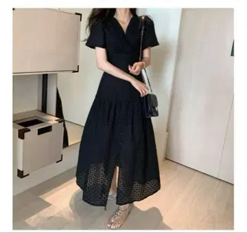 디홀릭 펀칭 원피스 완판템
