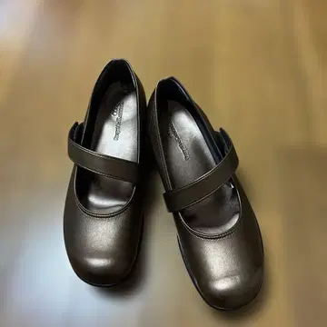 리게타 X 카사하라 스트랩 펌프스 새상품 브론즈 24.5cm 일본제