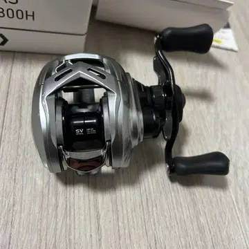 다이와 20 알파스 sv tw 800H 오른쪽 핸들 하이 기어
