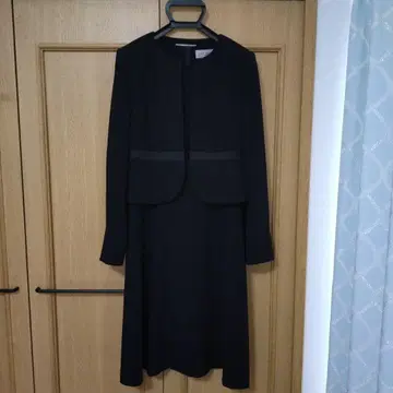 블랙 원피스 수트 반팔
