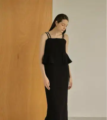 새상품 Eaphi peplum frill one piece