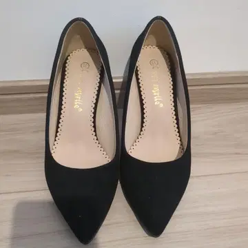 블랙 스틸레토 하이힐
