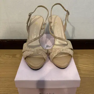 DIANA 레이스 샌들