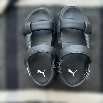 Puma 블랙 스포츠 샌들