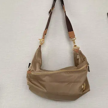 오로비안코 숄더백 베이지