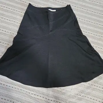 DEUX 블랙 플레어 스커트 사이즈 1
