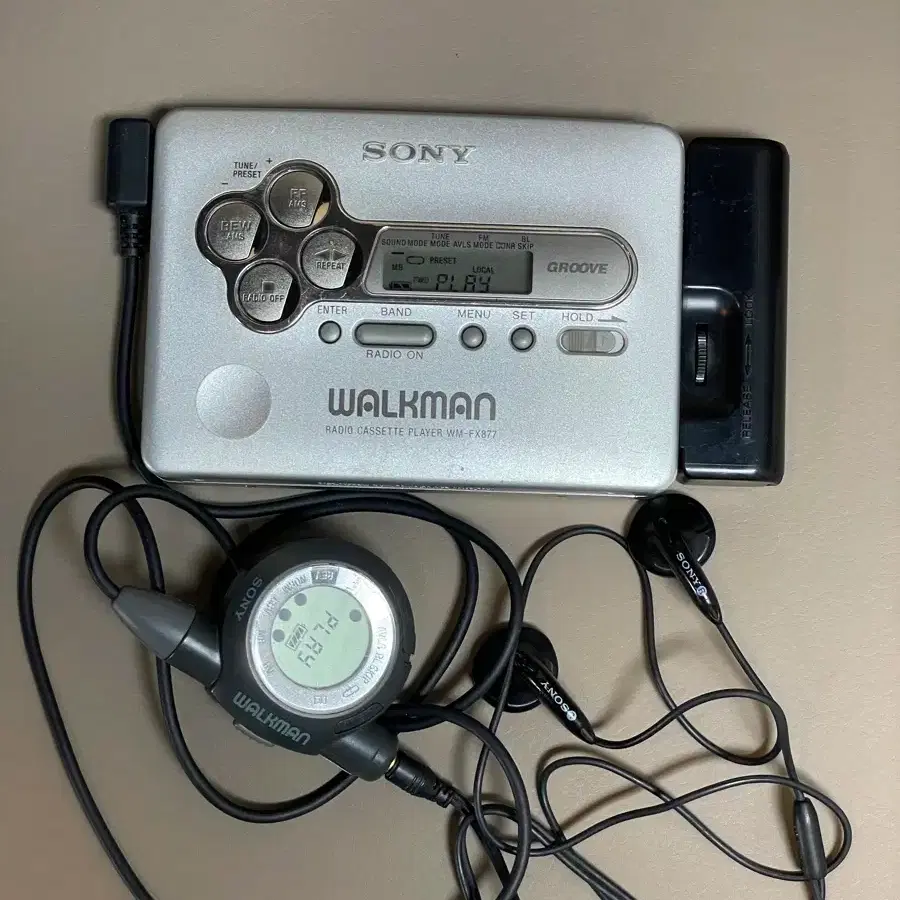 SONY カセットウォークマン WM-FX877 SONY WM-FX877 1999 Radio Walkman Vintage Cassette Player From