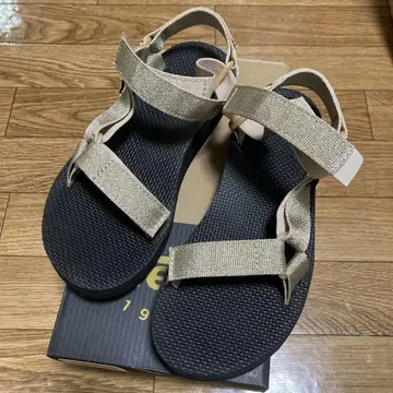 Teva 샌들 23cm 골드