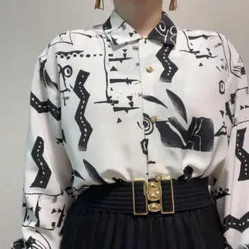 화이트 블랙 골드 버튼 빈티지 패턴 셔츠