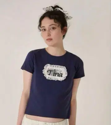 tina jojun 자수 컴팩트 티셔츠 네이비