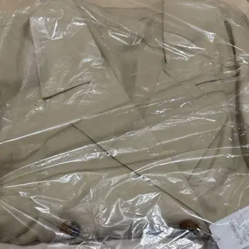 베이지 트렌치코트 폴리에스테르