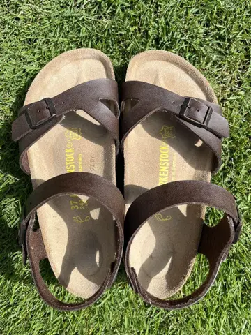 BIRKENSTOCK 브라운 샌들 37