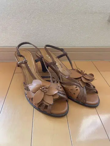 REGAL 브라운 가죽 샌들 가죽 플라워 24.5cm