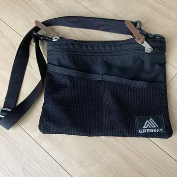 그레고리 숄더백 블랙