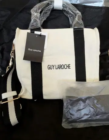 GUY LAROCHE 숄더백 화이트/블랙